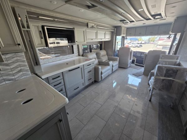 2025 Tiffin Motorhomes Allegro Bus 35CP - Image 23