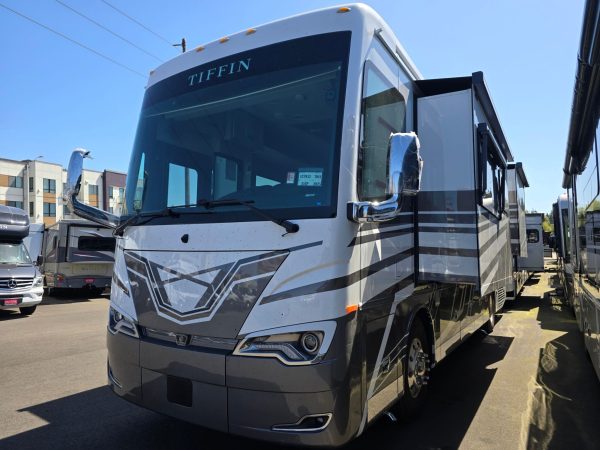 2025 Tiffin Motorhomes Allegro Bus 35CP - Image 25
