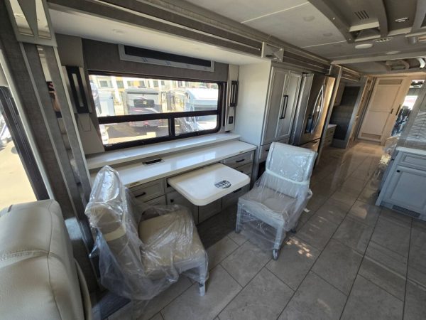 2025 Tiffin Motorhomes Allegro Bus 35CP - Image 9