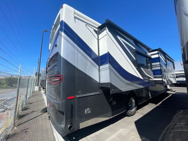 2025 Tiffin Motorhomes Allegro Bus 40IP - Image 3