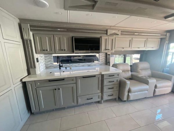 2025 Tiffin Motorhomes Allegro Bus 40IP - Image 9