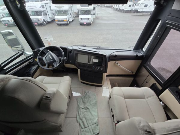 2025 Tiffin Motorhomes Allegro Bus 40IP - Image 6