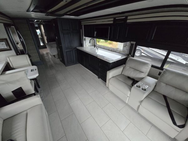 2025 Tiffin Motorhomes Allegro Bus 40IP - Image 8