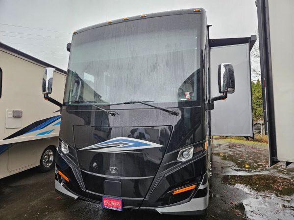2025 Tiffin Motorhomes Allegro Red 33AA - Image 2