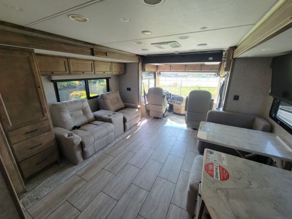 2025 Tiffin Motorhomes Byway 33FL - Image 17