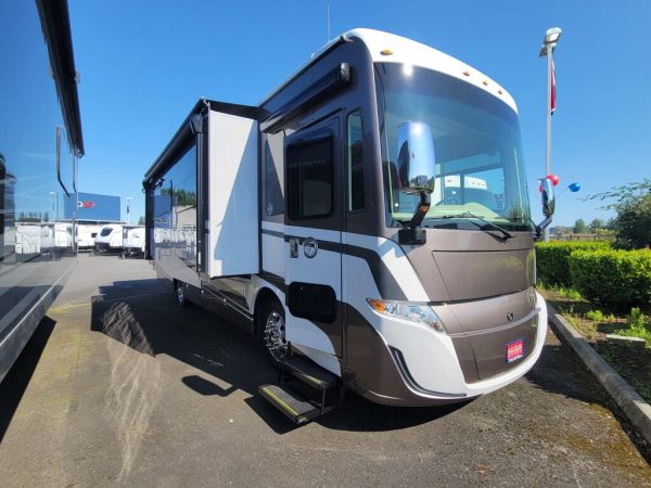 2025 Tiffin Motorhomes Byway 33FL - Image 3