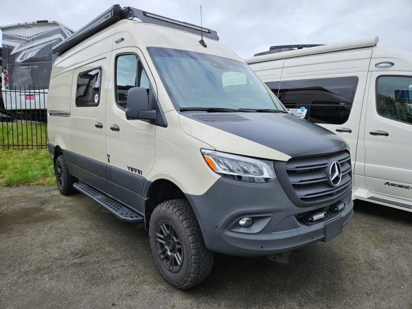 2025 Tiffin Motorhomes GH1 Base - Image 17