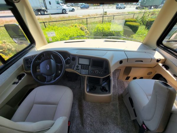 2025 Tiffin Motorhomes Open Road Allegro 32SA - Image 5