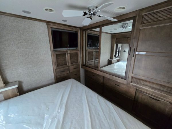 2025 Tiffin Motorhomes Open Road Allegro 32SA - Image 15