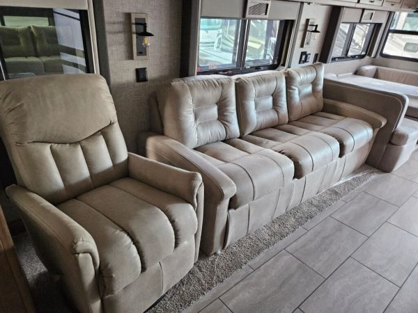 2025 Tiffin Motorhomes Open Road Allegro 36LA - Image 10