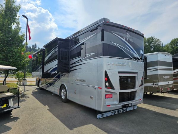 2025 Tiffin Motorhomes Phaeton 35CH - Image 2