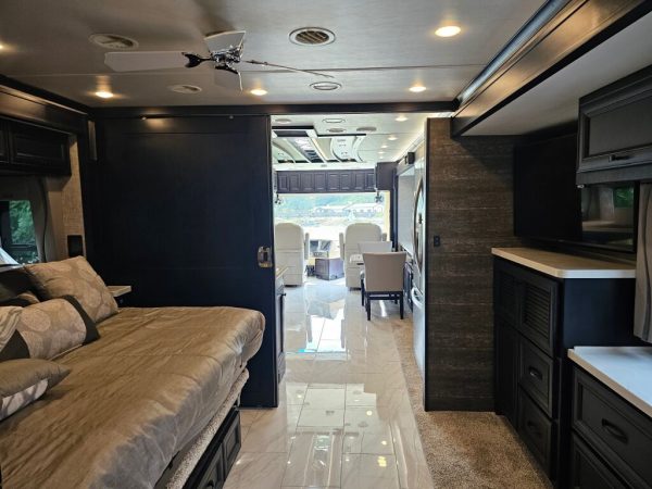 2025 Tiffin Motorhomes Phaeton 35CH - Image 24