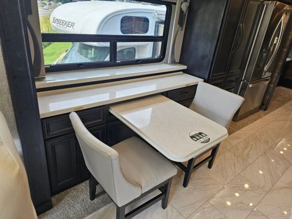 2025 Tiffin Motorhomes Phaeton 35CH - Image 10