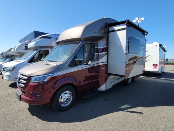 2025 Tiffin Motorhomes Wayfarer 25LW - Image 2