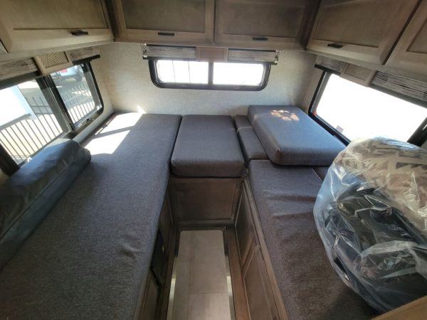 2025 Tiffin Motorhomes Wayfarer 25LW - Image 13