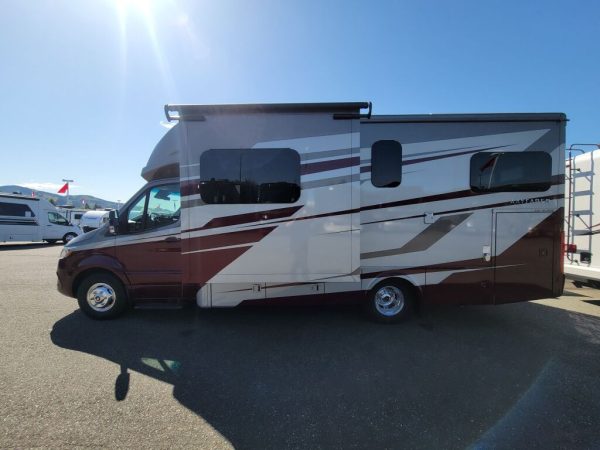 2025 Tiffin Motorhomes Wayfarer 25LW - Image 3