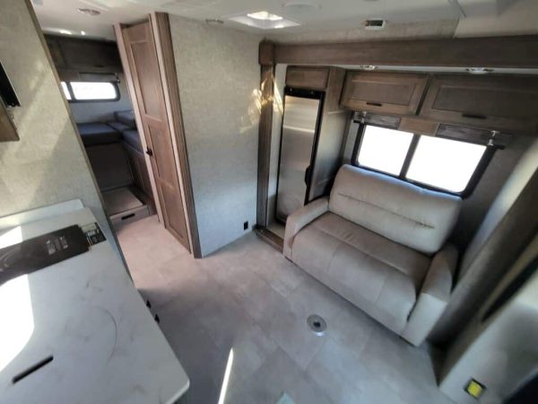 2025 Tiffin Motorhomes Wayfarer 25LW - Image 9