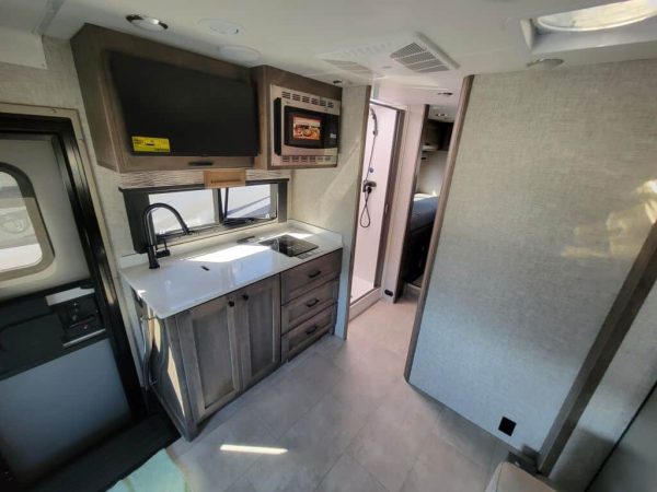 2025 Tiffin Motorhomes Wayfarer 25LW - Image 10