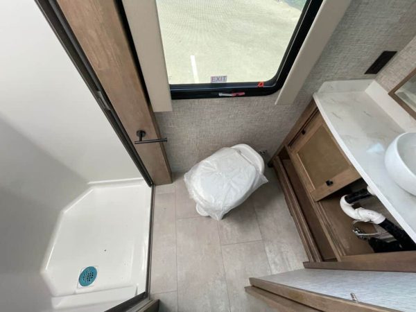 2025 Tiffin Motorhomes Wayfarer 25RW - Image 14