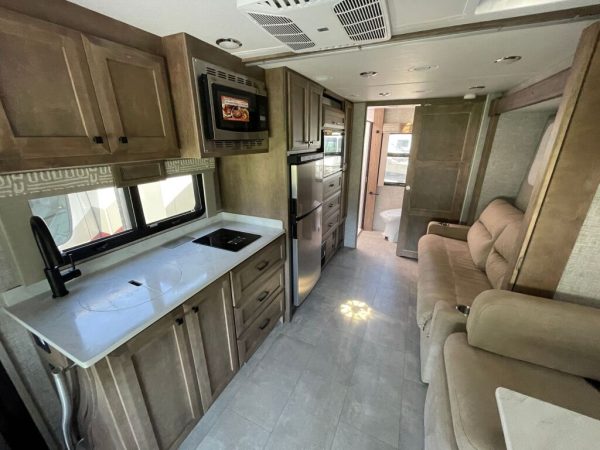 2025 Tiffin Motorhomes Wayfarer 25RW - Image 18
