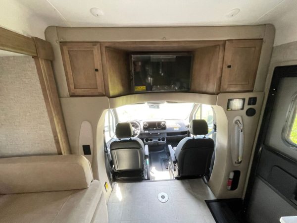2025 Tiffin Motorhomes Wayfarer 25RW - Image 7