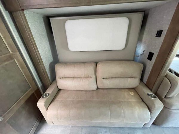 2025 Tiffin Motorhomes Wayfarer 25RW - Image 10