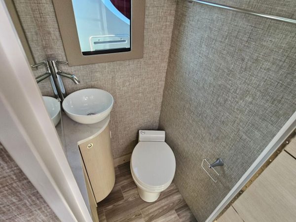 2025 Tiffin Motorhomes Wayfarer 25XLW - Image 16