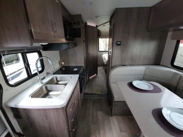 2025 Winnebago Minnie Winnie 22M - Image 11