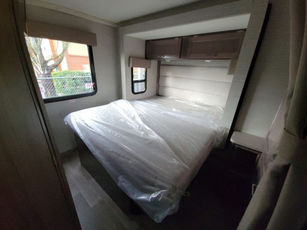 2025 Winnebago Minnie Winnie 22M - Image 12