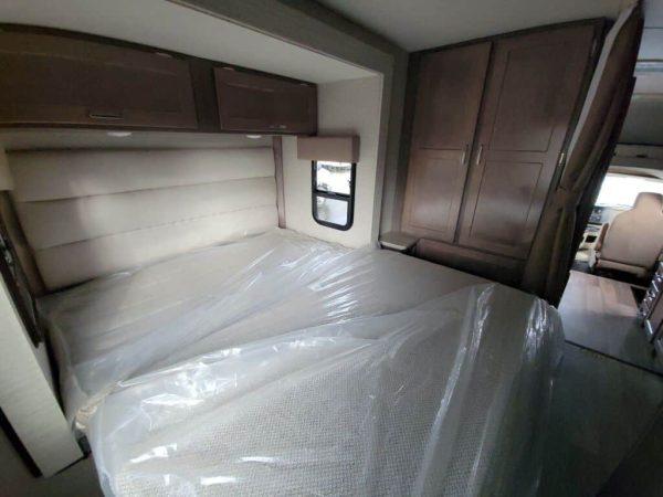 2025 Winnebago Minnie Winnie 22M - Image 13