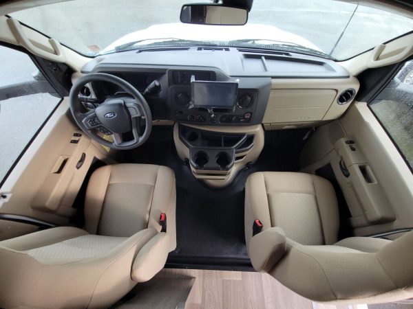 2025 Winnebago Minnie Winnie 22M - Image 8