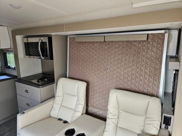 2025 Winnebago View 24T - Image 14