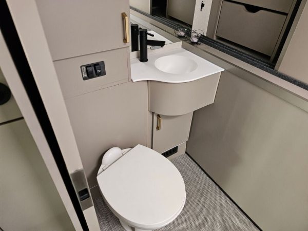 2025 Winnebago View 24T - Image 17