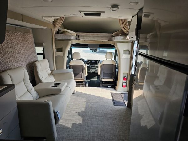 2025 Winnebago View 24T - Image 21
