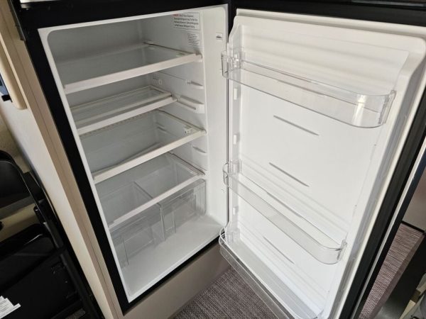 2025 Winnebago View 24T - Image 29