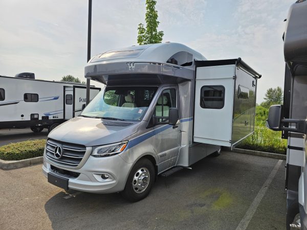 2025 Winnebago View 24T - Image 35