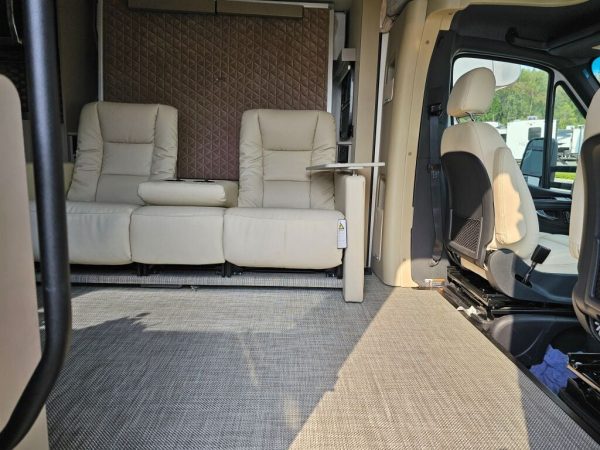 2025 Winnebago View 24T - Image 5