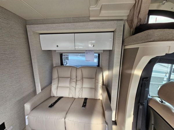 2025 Winnebago View 24V - Image 12