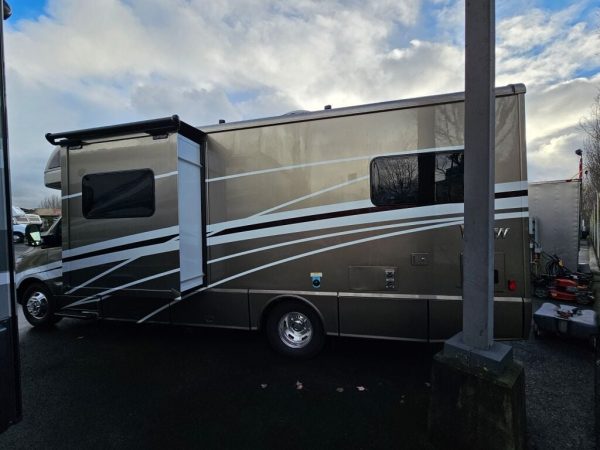 2025 Winnebago View 24V - Image 3