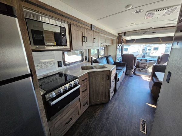 2025 Winnebago Vista 29N - Image 16