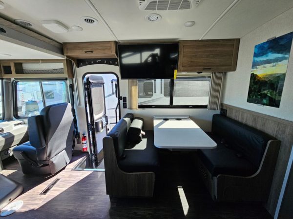 2025 Winnebago Vista 29N - Image 19