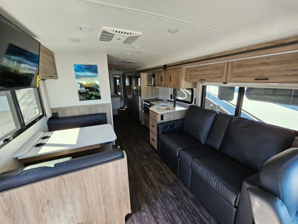 2025 Winnebago Vista 29N - Image 6