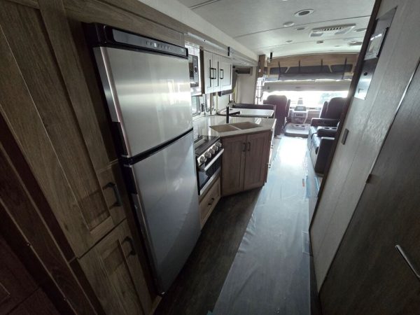 2025 Winnebago Vista 33K - Image 21