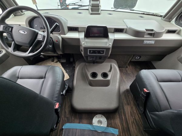 2025 Winnebago Vista 33K - Image 5