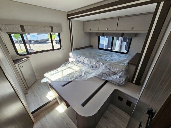 2026 Coachmen Freelander 26DS - Image 27