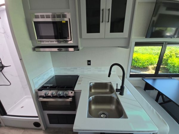 2026 Coachmen Pursuit 27XPS - Image 15