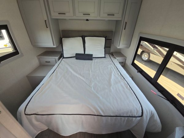 2026 Coachmen Pursuit 27XPS - Image 22