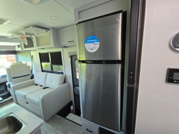 2026 Coachmen Pursuit 27XPS - Image 27