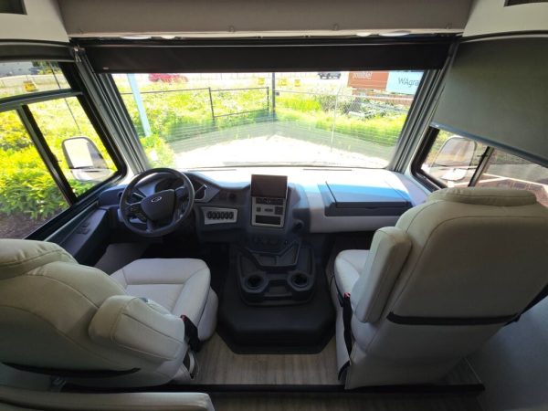 2026 Coachmen Pursuit 27XPS - Image 9