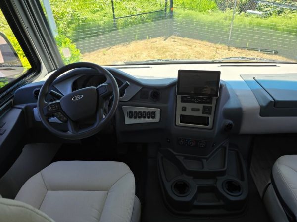 2026 Coachmen Pursuit 27XPS - Image 10